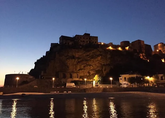 Duomo ベッド・アンド・ブレックファスト 3*